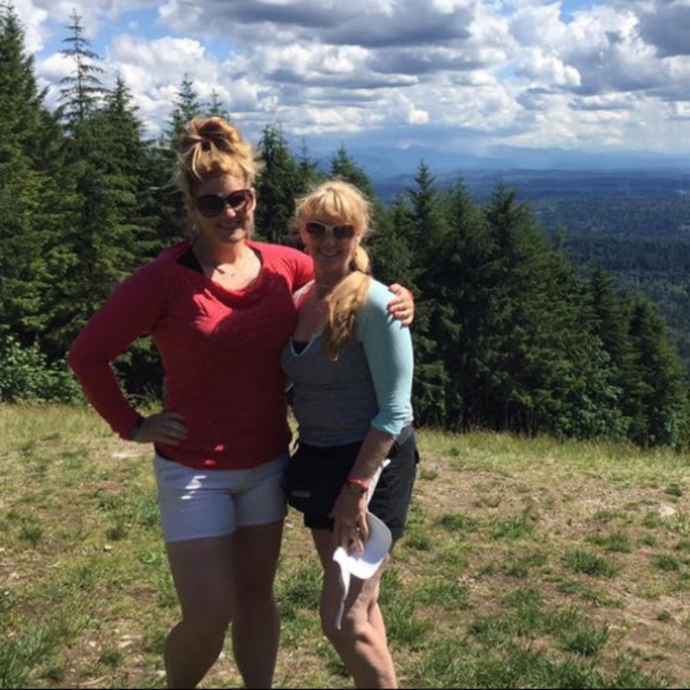 Meet your Poshers, Mom & Daughter Megan & Alaina